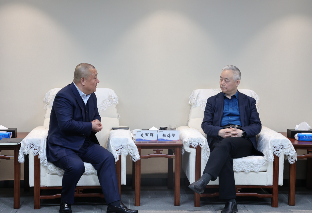寶雞育才集團(tuán)黨委書記、董事長史軍輝一行到陜鋼集團(tuán)座談交流