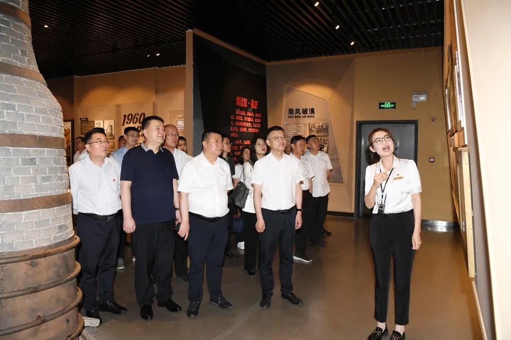 陜煤集團戰略規劃部到龍鋼公司開展主題教育工作專題調研