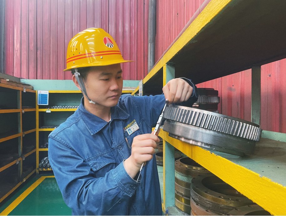 以奮斗姿態跑出新年“加速度”