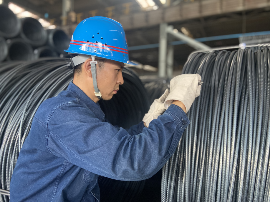 以奮斗姿態跑出新年“加速度”