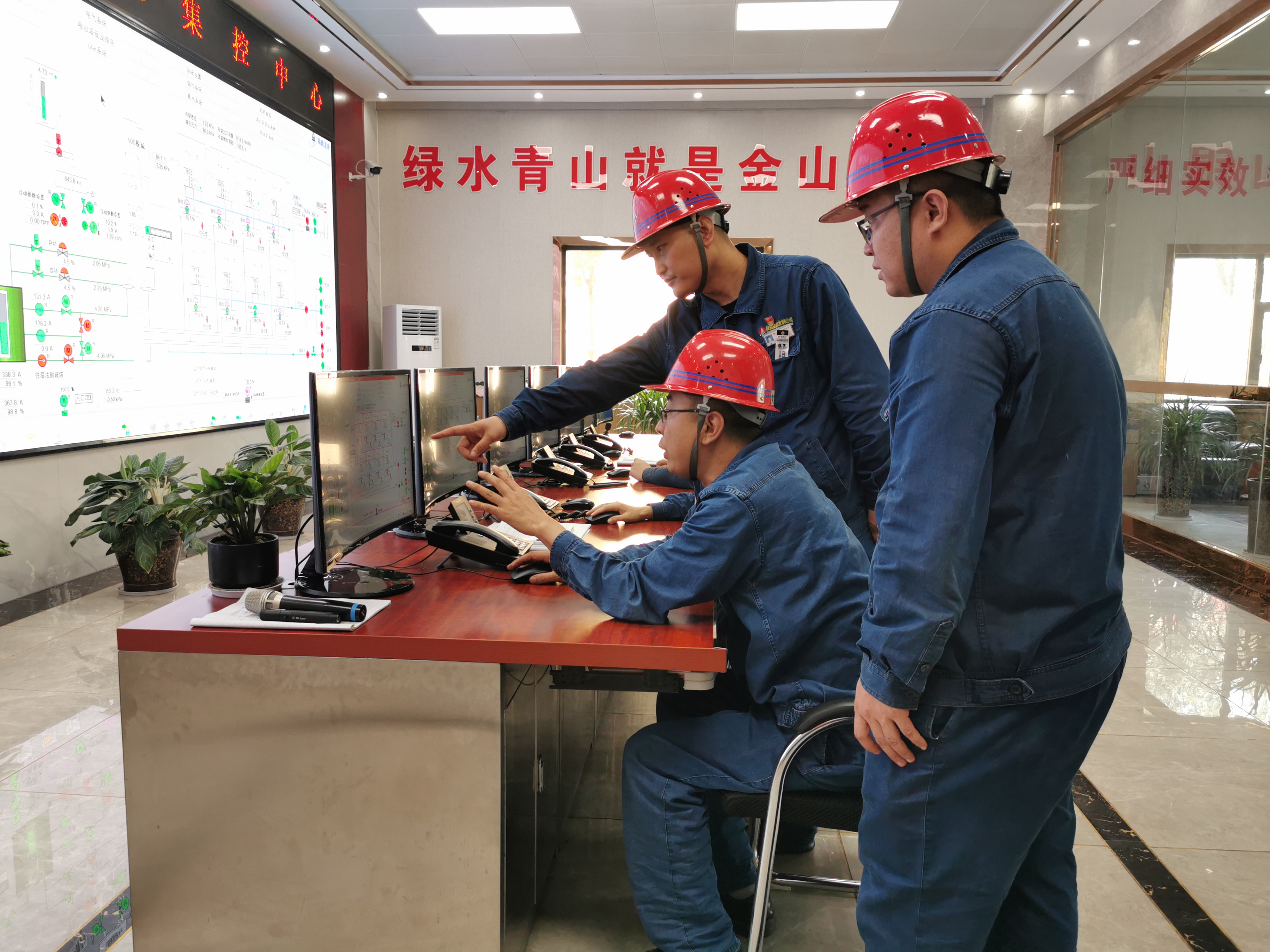 深推黨建領航 點燃企業發展“紅色引擎”