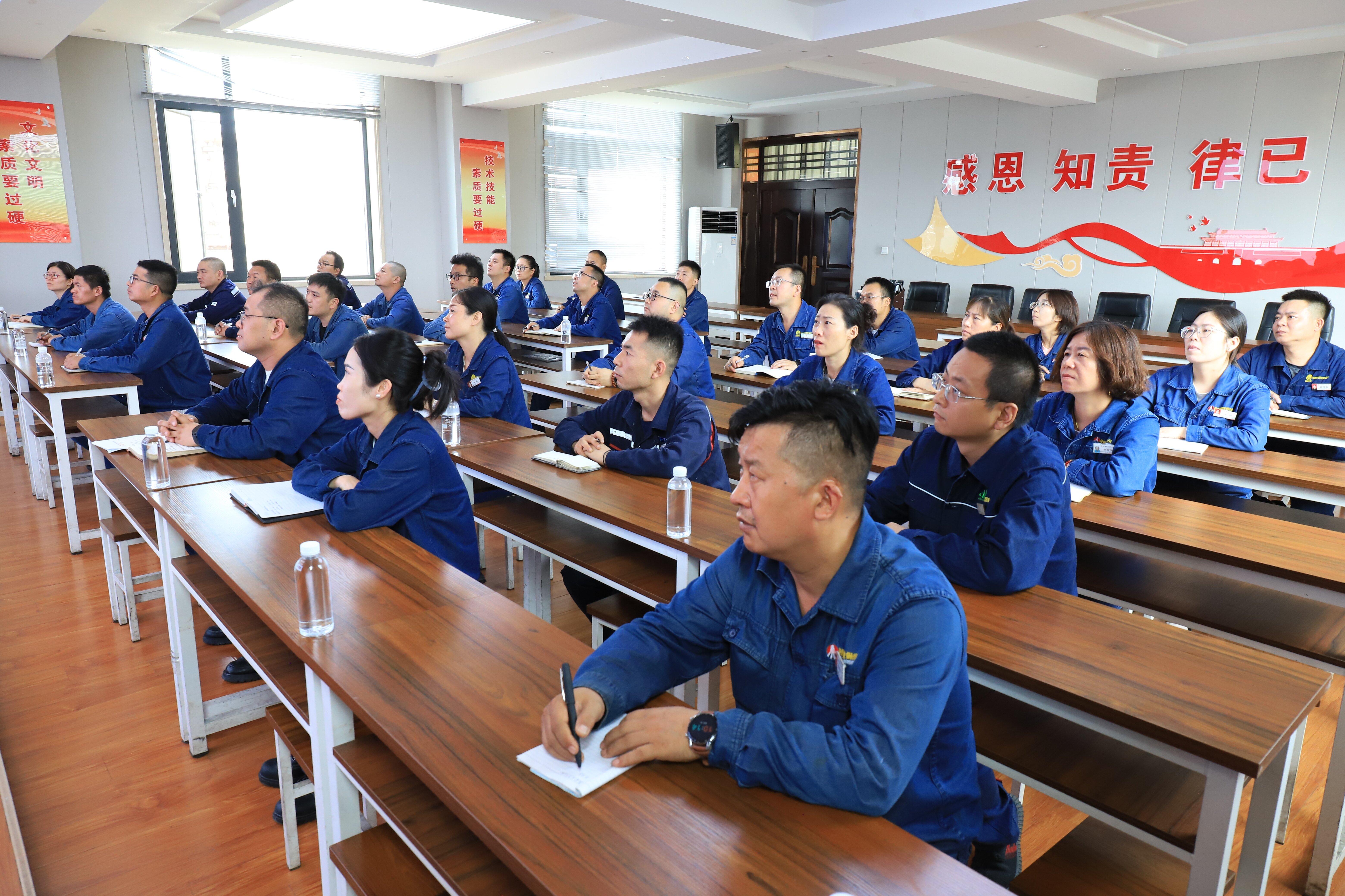 百日攻堅(jiān)在行動 守護(hù)節(jié)日安全關(guān)