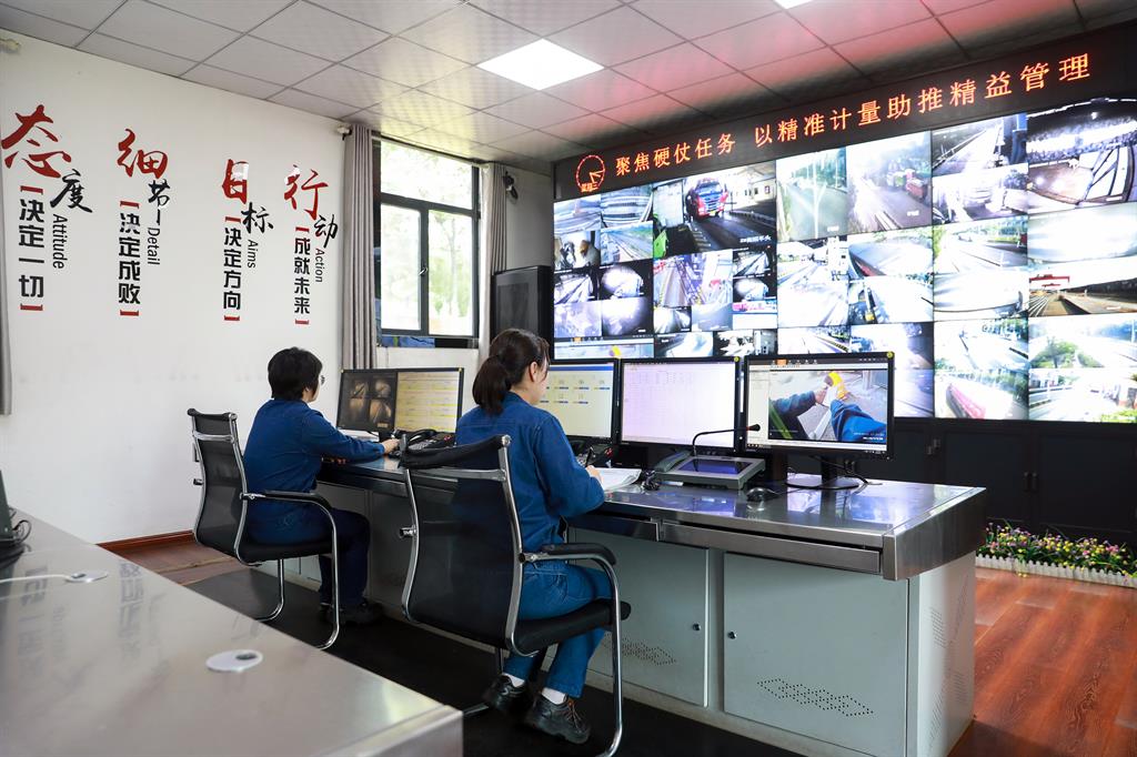31人娘子軍年計(jì)量4600萬噸：龍鋼檢斤班的數(shù)字化突圍之路