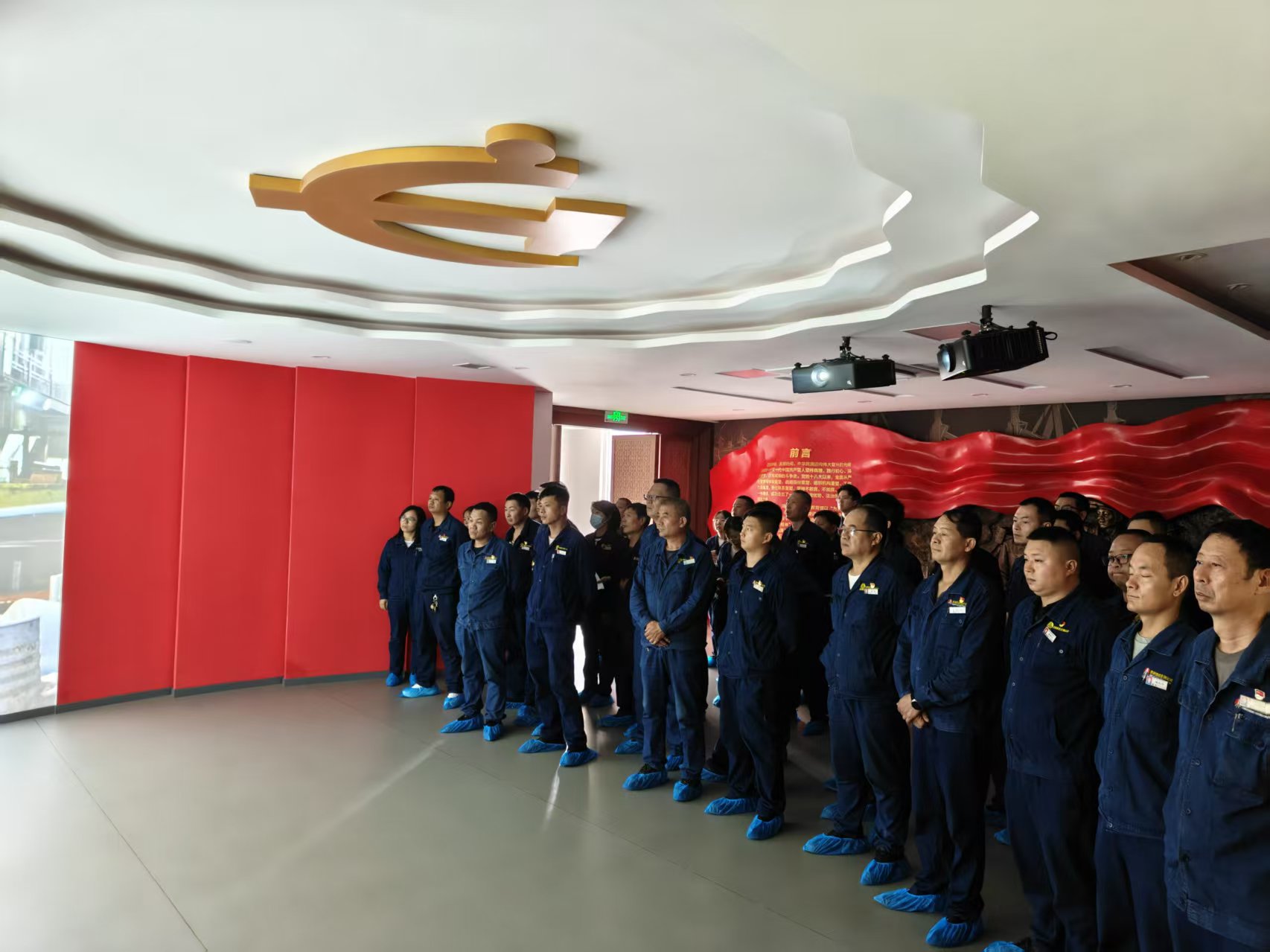 持之以恒正作風 清廉護航促發展——龍鋼公司黨風廉政建設宣傳教育月活動綜述